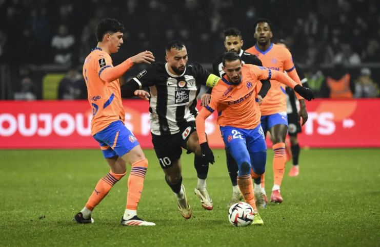 Angers vs Marseille (02:45 &#8211; 10/02) | Xem lại trận đấu